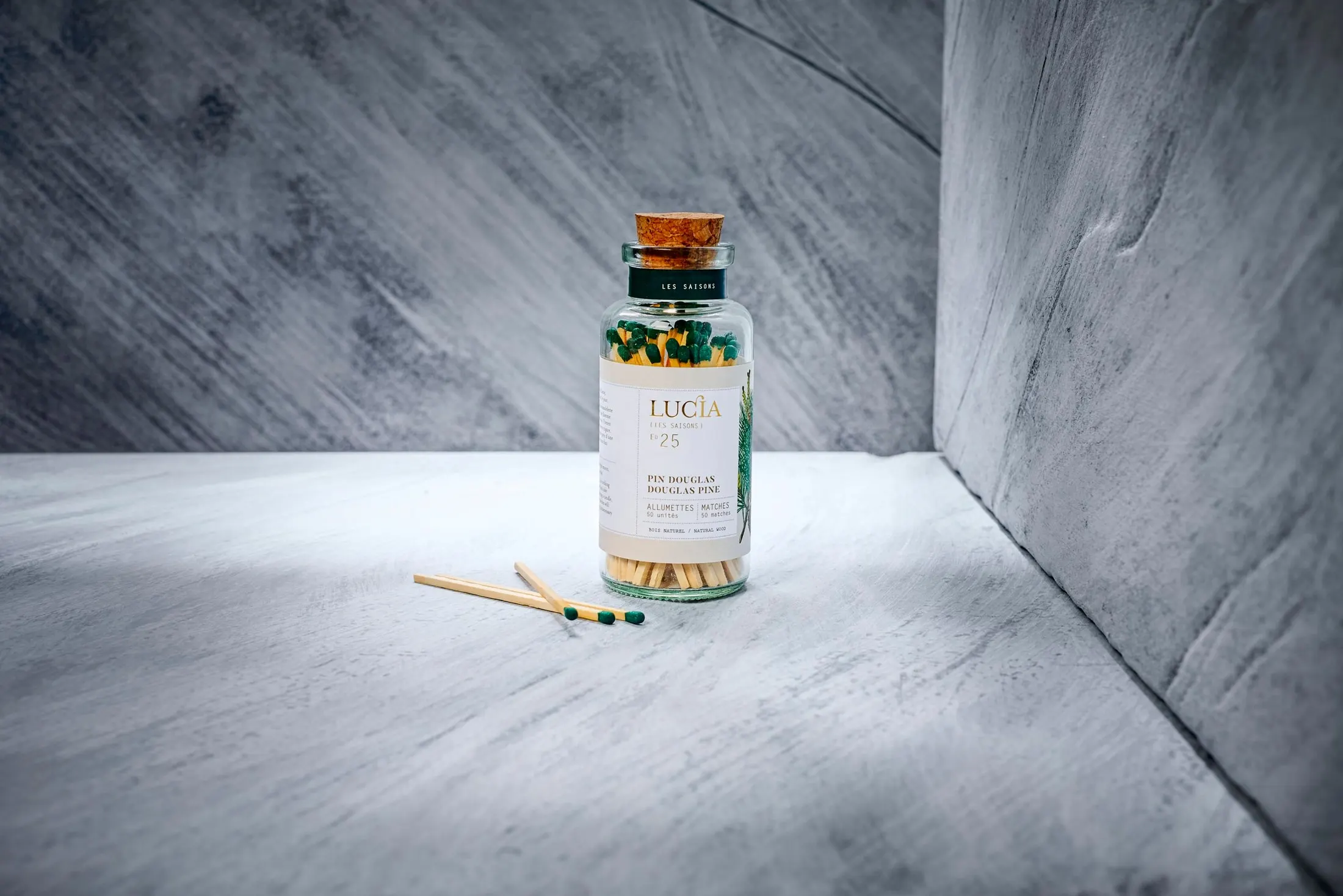 Product photo by Sollina Images 14